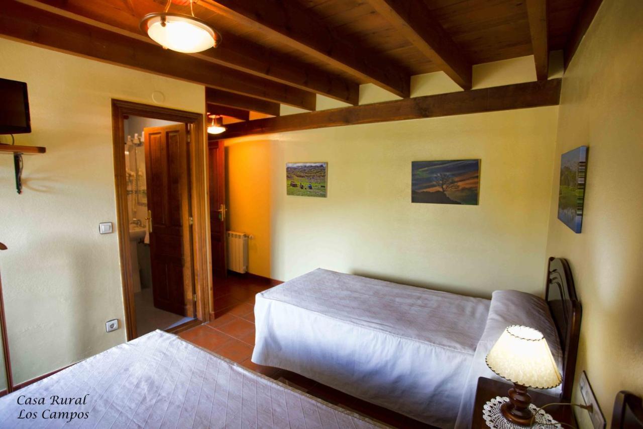 Casa Rural Los Campos 科里奥 外观 照片