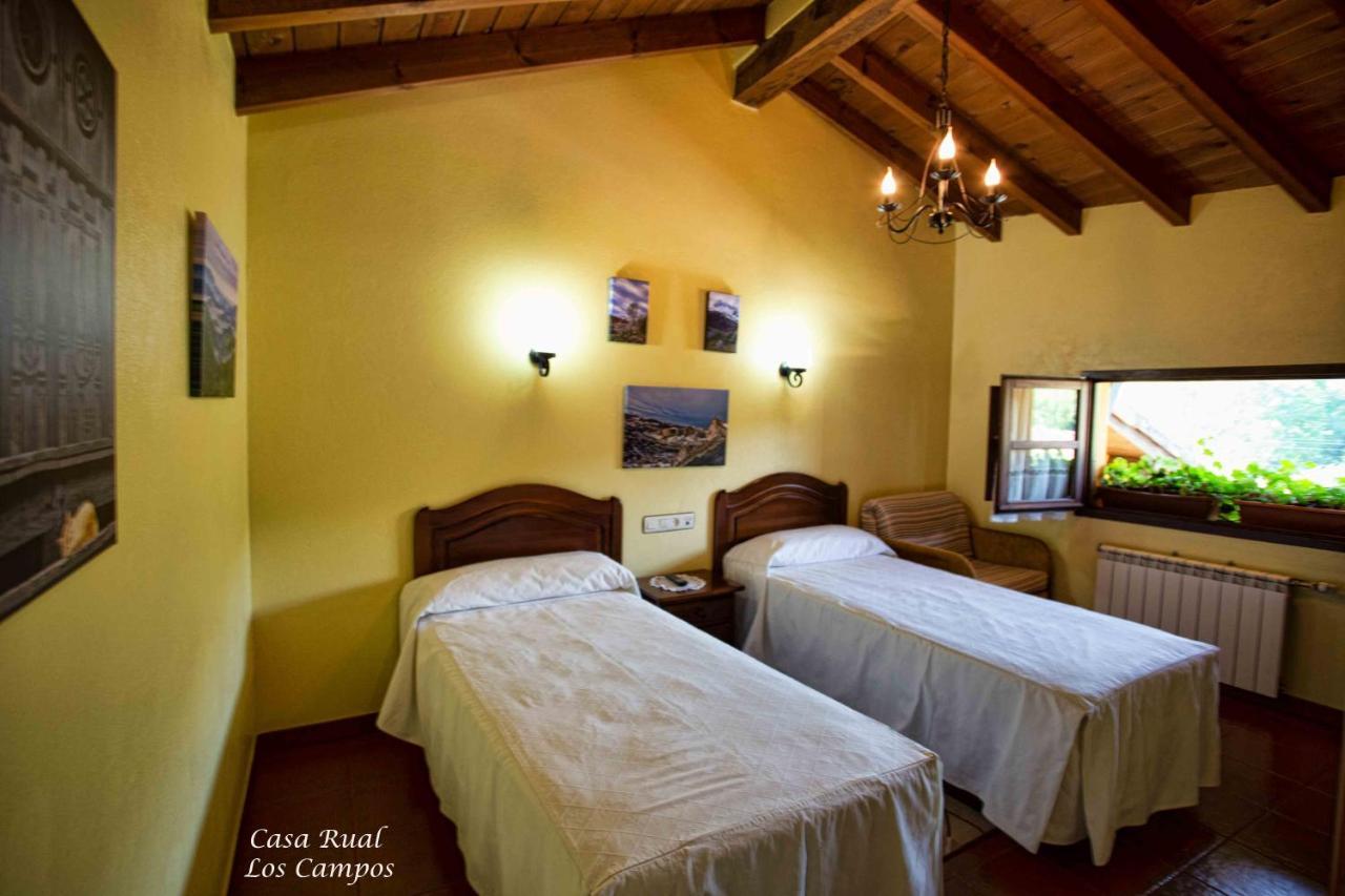 Casa Rural Los Campos 科里奥 外观 照片